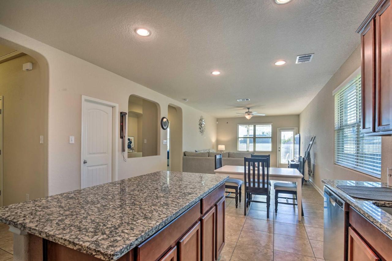 San Antonio Home With Yard About 8 Mi To Lackland! エクステリア 写真
